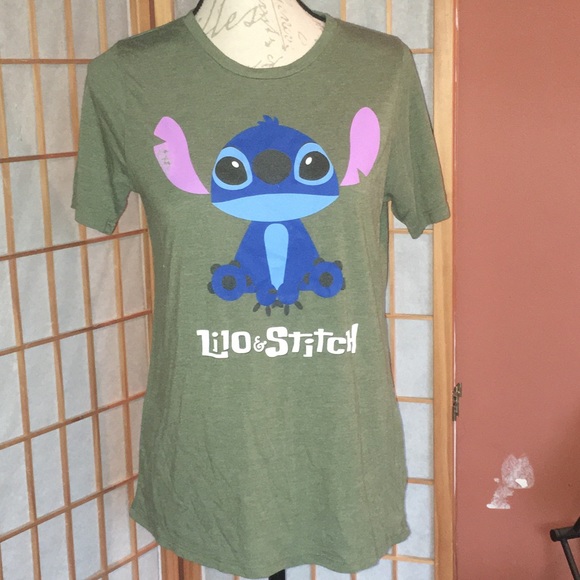 Disney Tops - 🍁 4/$20 🍁Disney Juniors Lilo & Stitch Top Sz L